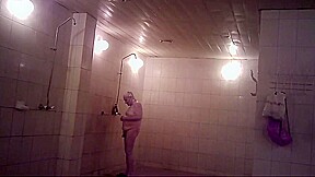 Spay cam on Daddy at public pool shower washing naked