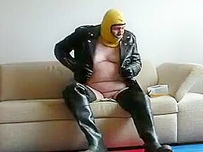 Gummiwaders, Lederjacke, Pisse II